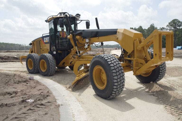 Cat 120MM2 Veghøvel